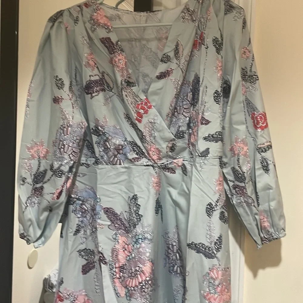 Dress - Picture 2 of 2